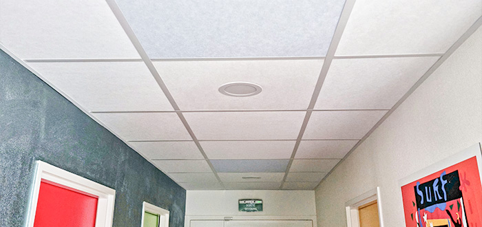 rénovation d'un plafond avec dalles pour faux plafond couleur grise 2